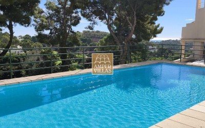 A beautiful bungalow located next to the Altea Golf Club.